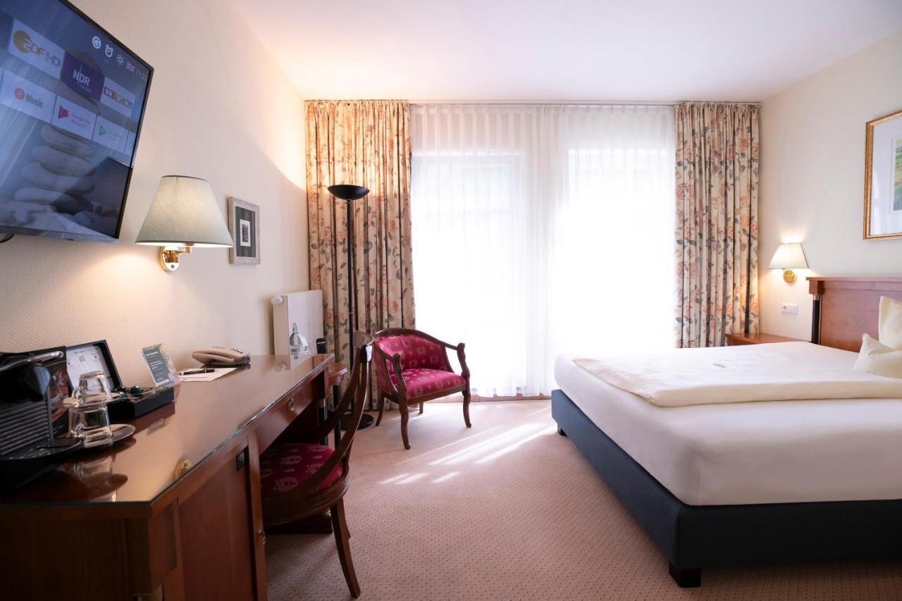Single Room,1550474095:JPEG